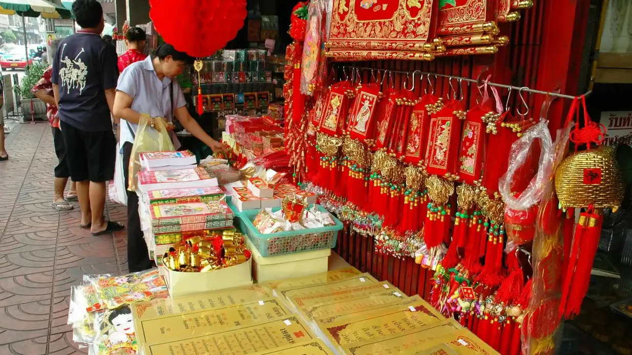 Chinatown Bangkok: Tour privato a piedi + cibo e bevande Fornito da PaChanTiew company limited
