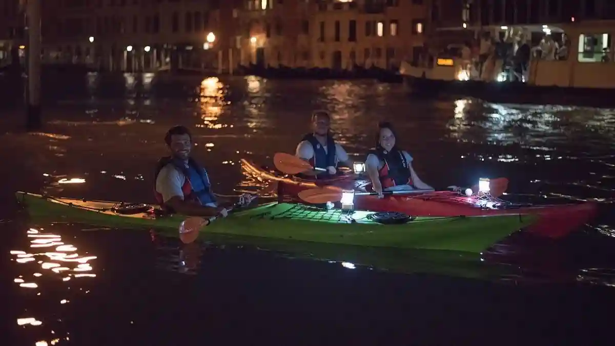 Venice: Guided Sunset Kayak Tour