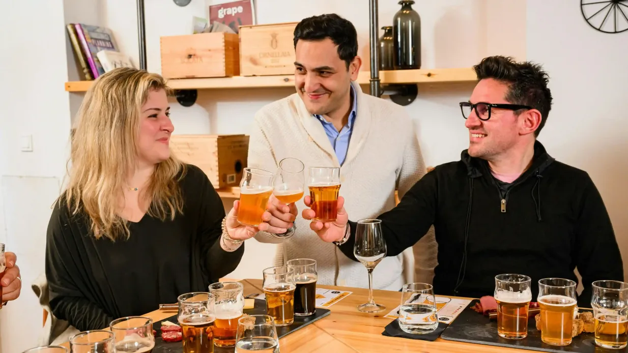 Atene: Tour guidato di degustazione della birra