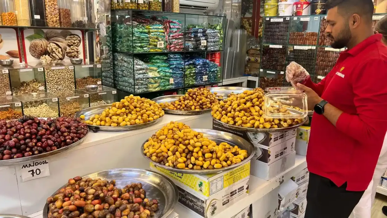 Abu Dhabi: City Tour guiado pela manhã saindo de Dubai