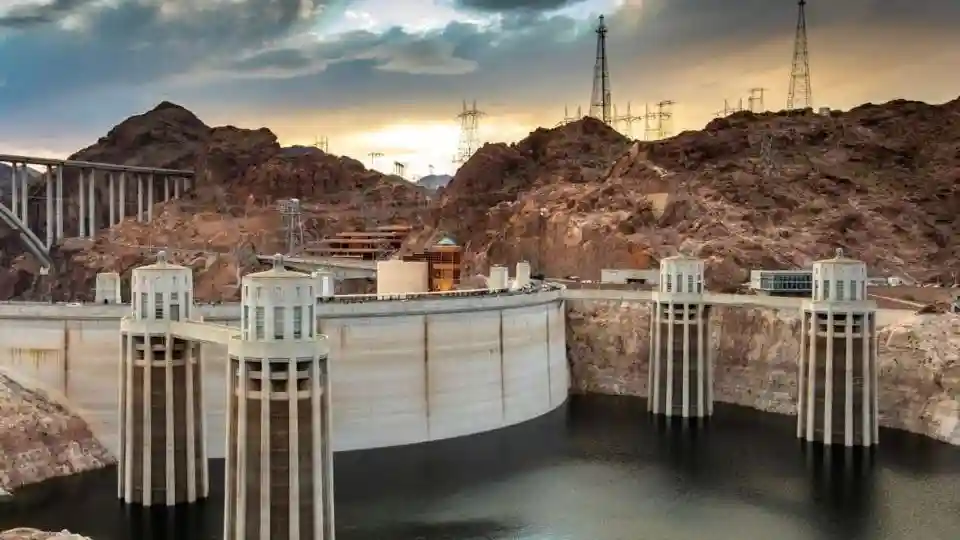 Las Vegas: Guided VIP Hoover Dam Tour + Off-Road Adventure + Lunch Provided by Las Vegas: Guided VIP Hoover Dam Tour + Off-Road Adventure + Lunch