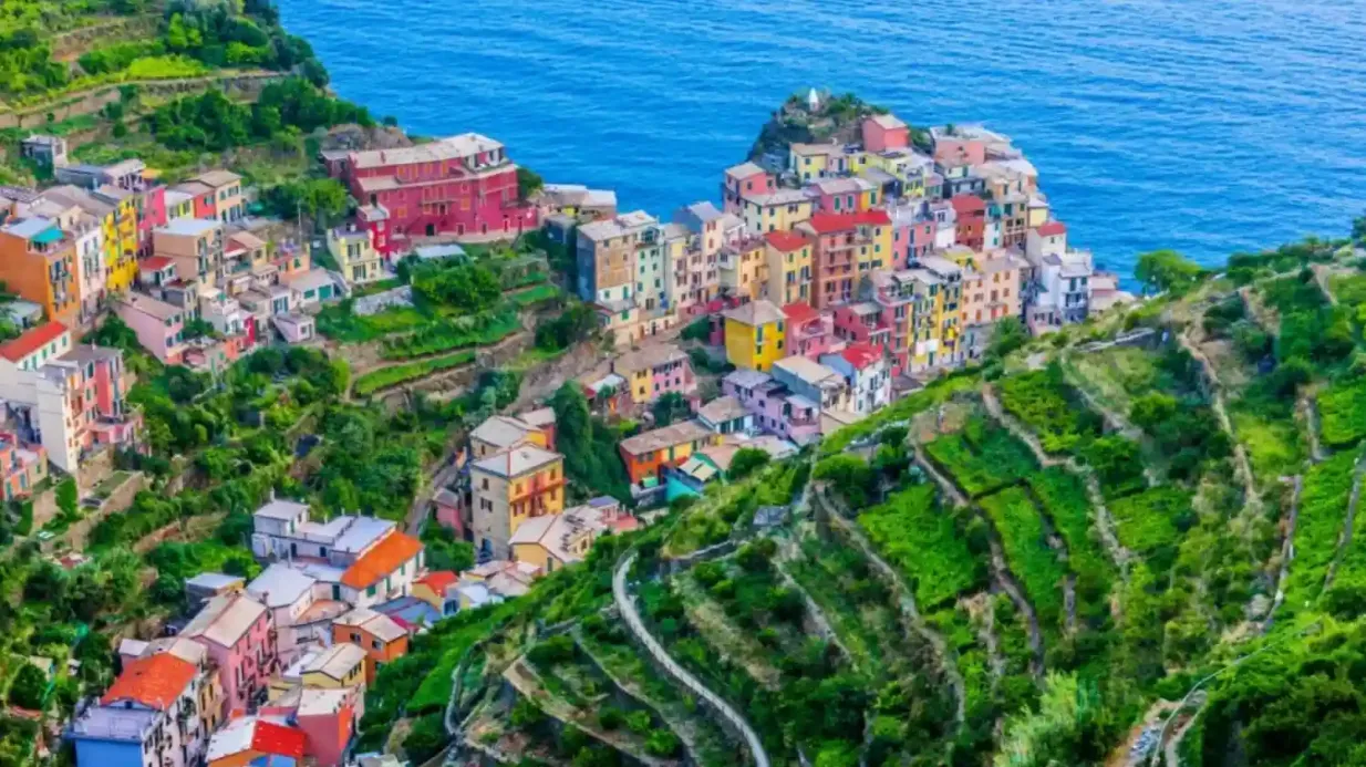 Cinque Terre Express: Train To/From La Spezia and Vernazza Provided by Distribusion Technologies GmbH (EUR)