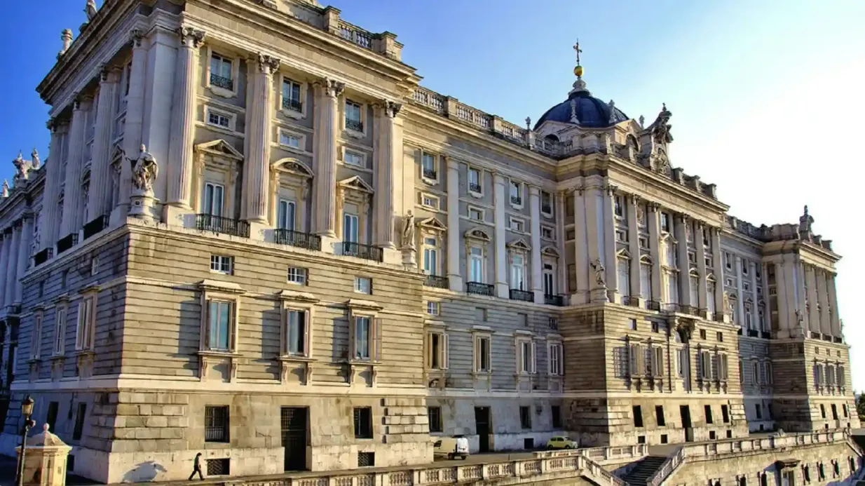 Palazzo Reale di Madrid: Biglietto d'ingresso + Visita guidata in italiano Fornito da Naturanda