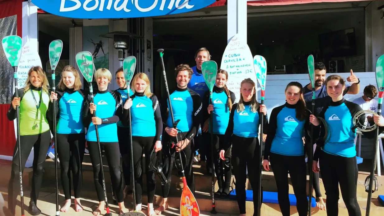 Mallorca: 1-stündiger Stand-up-Paddleboard-Kurs Bereitgestellt von Bona Ona Surf School SL