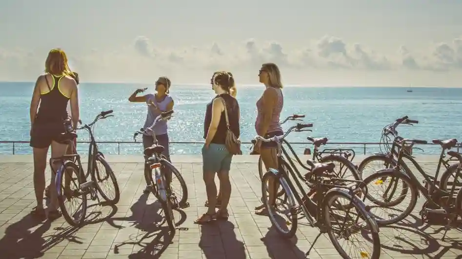 Barcelone : Visite guidée à vélo Fournie par barcelonavelo