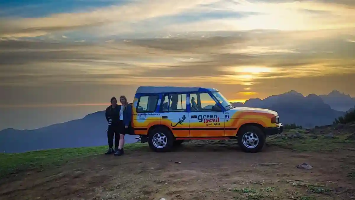 Madeira: Excursión Guiada en Jeep 4x4 + Paseo Aéreo por Cabo Girão + Degustación de Vinos y Tapas Operado por Green Devil Safari Unipessoal Lda