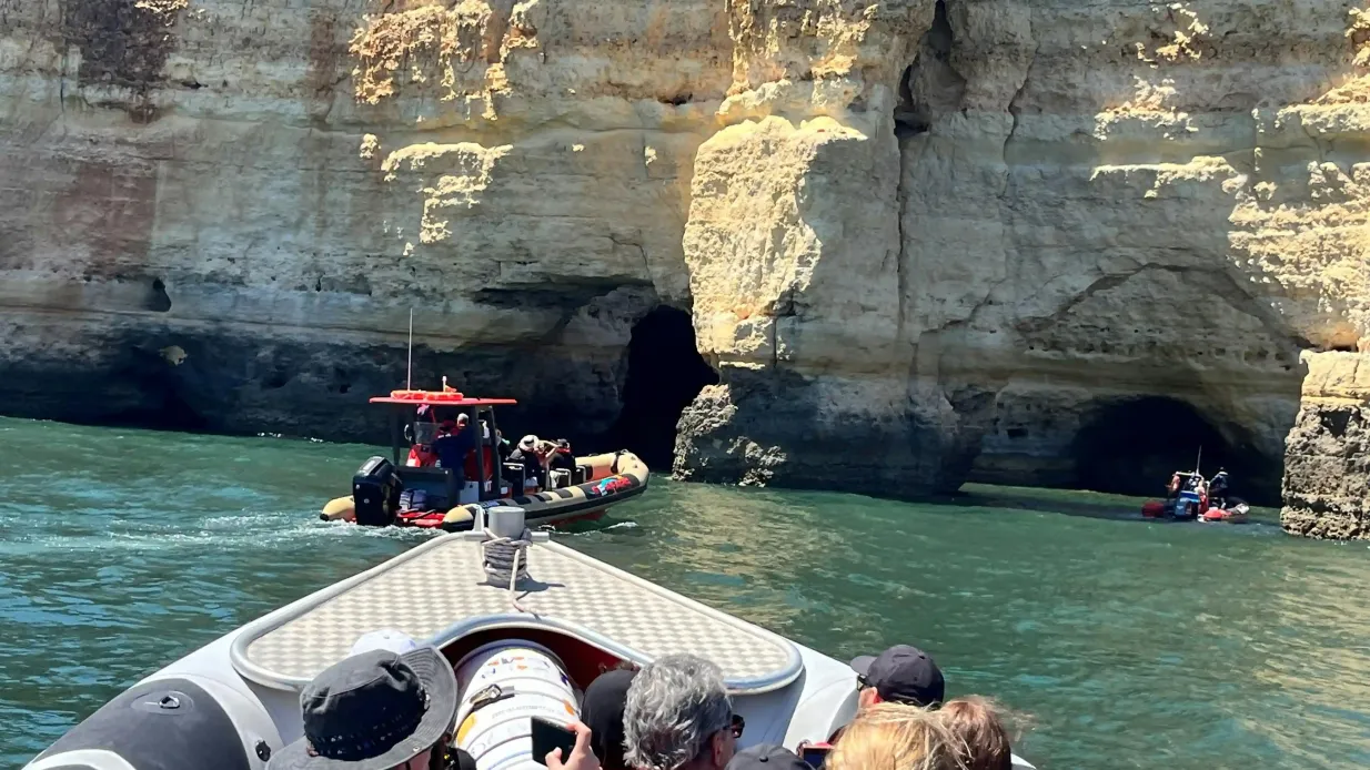 Grutas de Benagil: Passeio de barco guiado a partir de Lagos
