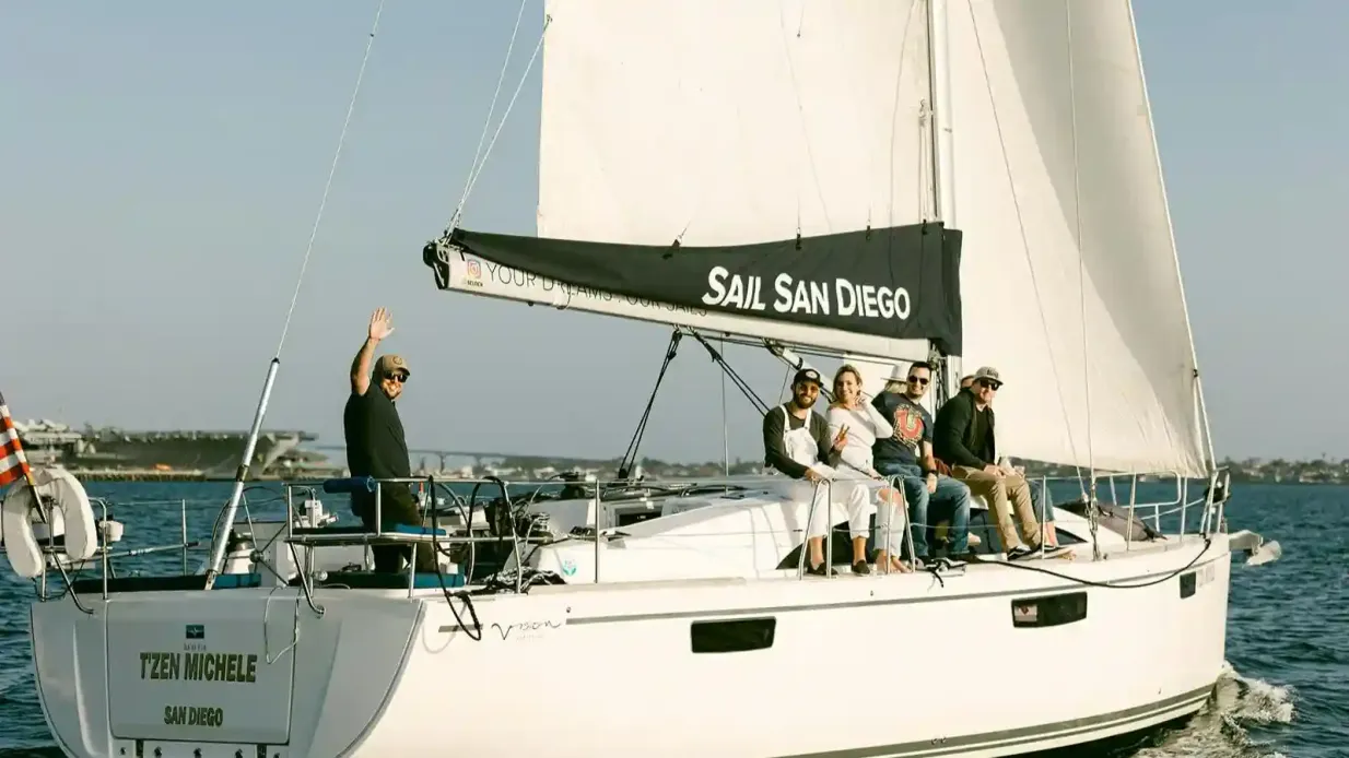 San Diego: Passeio de iate guiado com bebidas e lanches Organizado por Sail San Diego