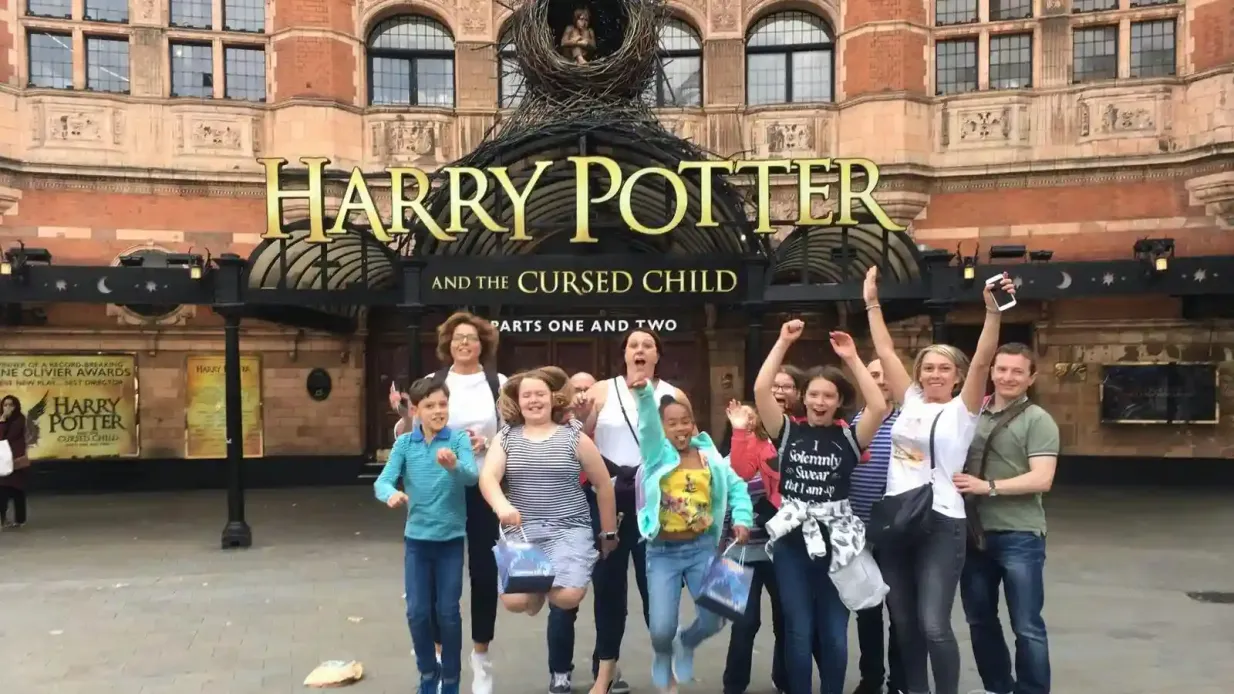 Londres: Excursión a pie por los lugares de interés de Harry Potter + Crucero por el río + London Eye
