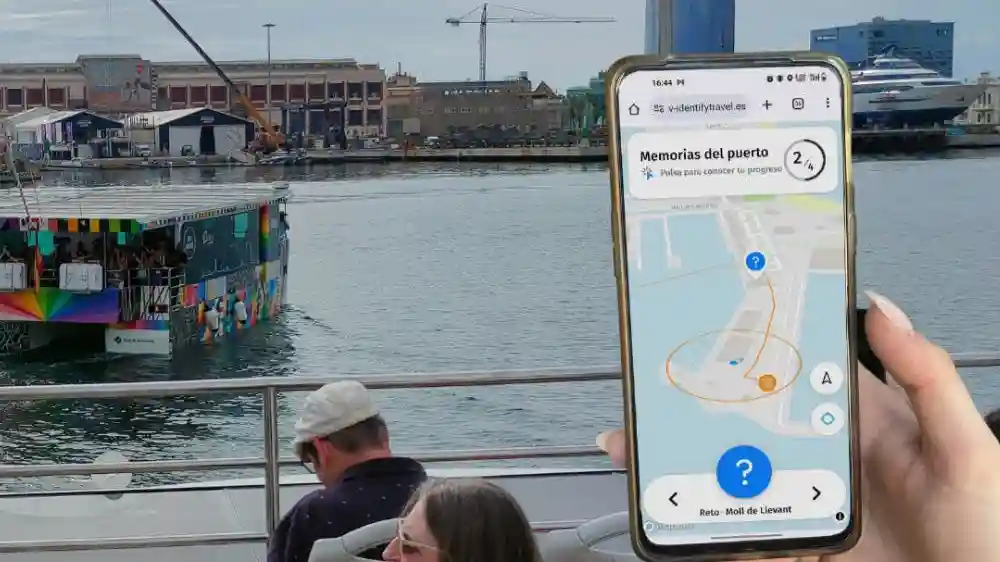 Bus nautique avec jeu de souvenirs du port de Barceloneta + récompense exclusive