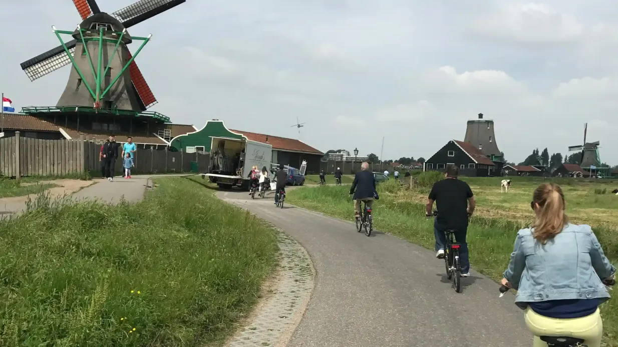 Zaanse Schans: Small-Group Guided Bike Tour Provided by Amsterdam Velo