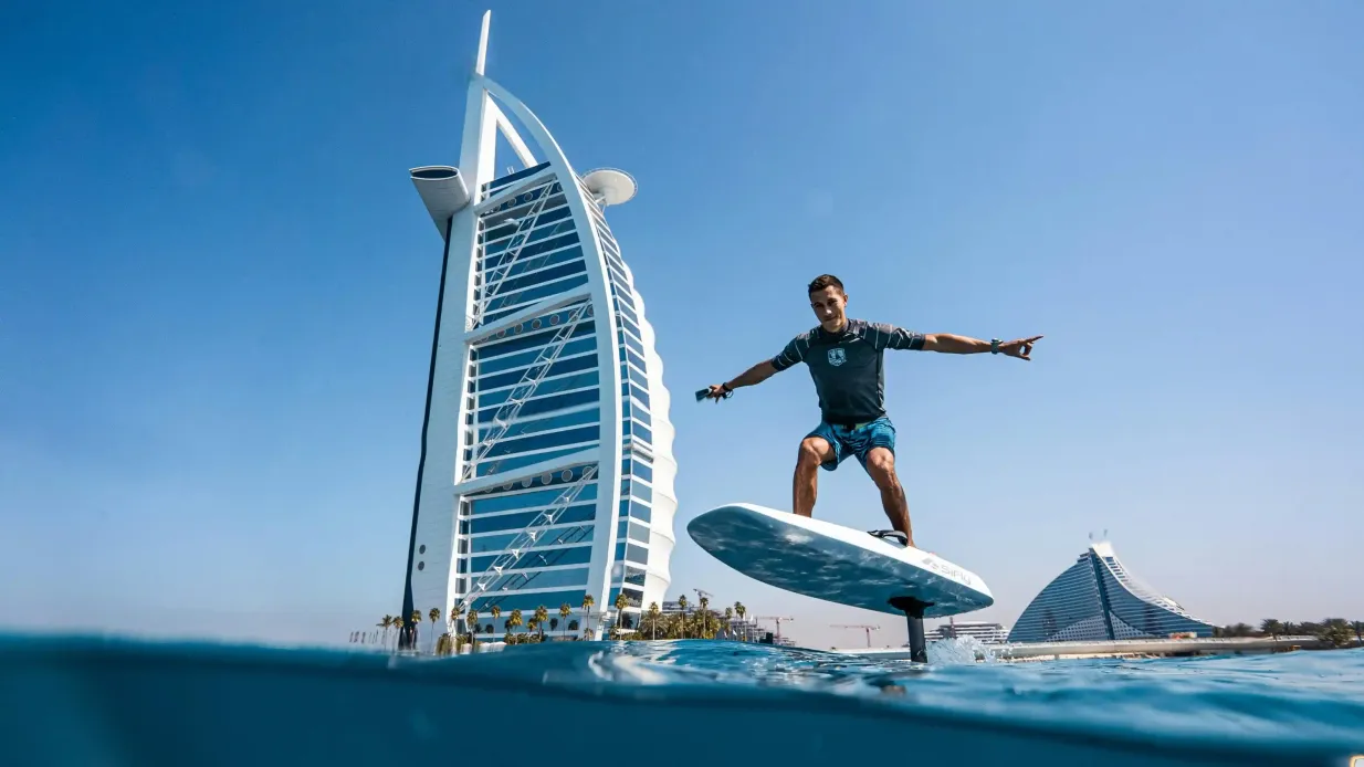 Dubai: Guided eFoil Experience
