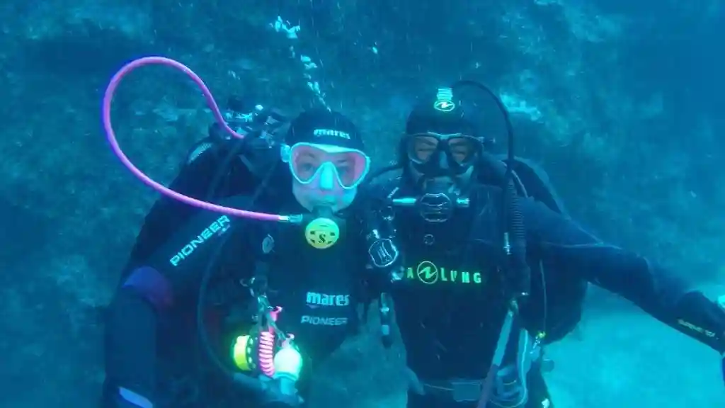 Zyklopeninseln: Taucherlebnis Bereitgestellt von Etna & Sea Excursions di Laura Marinelli