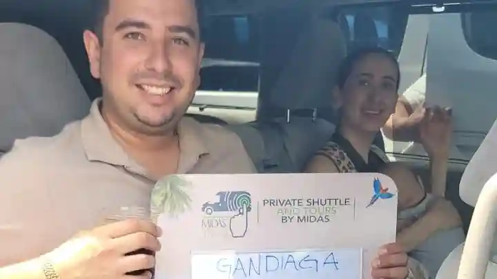 Cancún: Transfer from Airport to Puerto Morelos