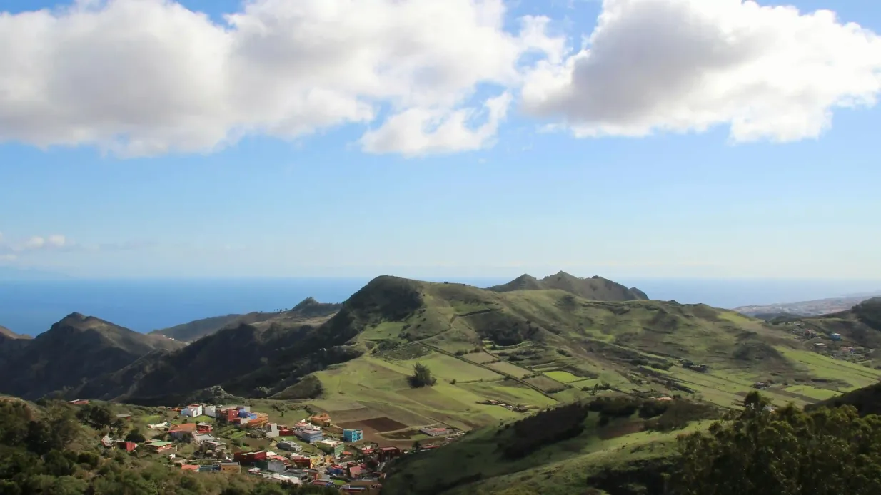 Santa Cruz, La Laguna y Anaga: Visita guiada + Transporte Operado por Atlantico Excursiones S.L.