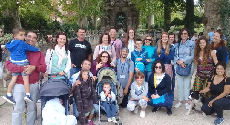 Tour of the Latin Quarter and St. Michel in Spanish Provided by Viaterra Tours
