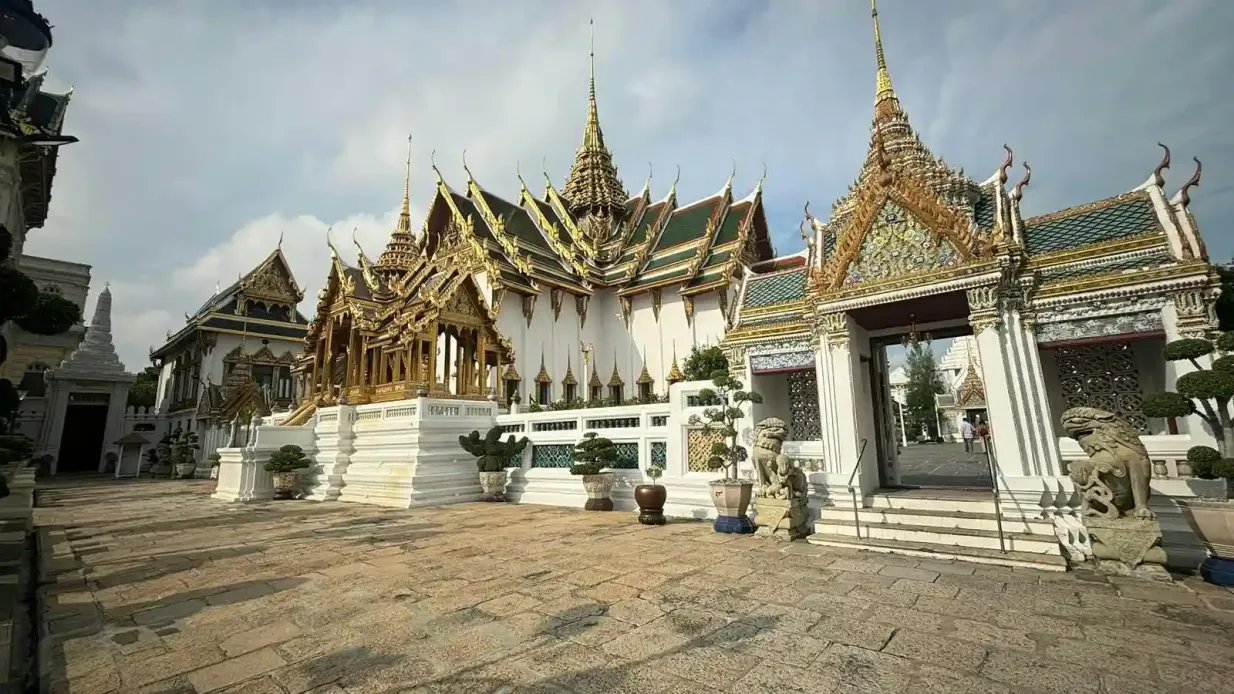 Bangkok: 3 Major Royal Temples Walking Tour