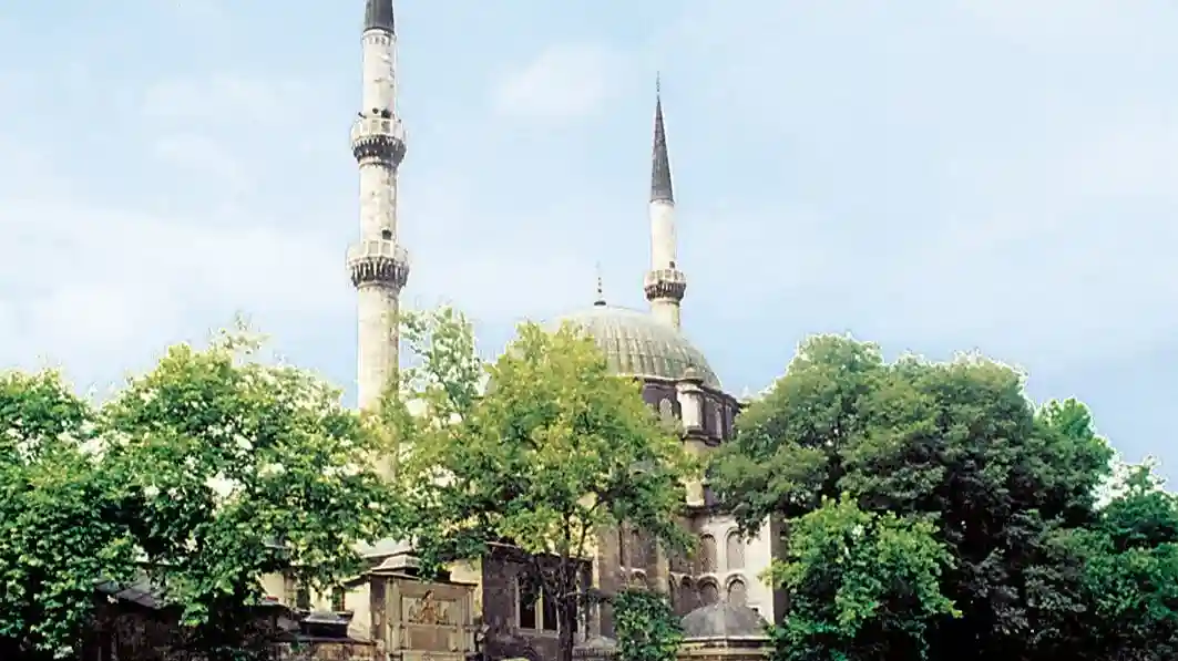 Istanbul : visite en bus, croisière sur le Bosphore, déjeuner + entrée au palais de Beylerbeyi Fournie par SeaLand Trip