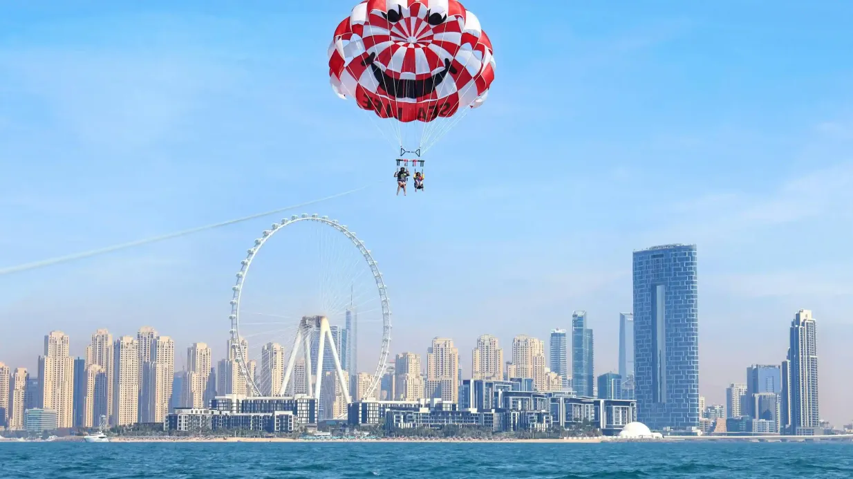 Dubai: Palm & JBR View Parasailing Experience Provided by Sealife Watersports Equipment Rental Co