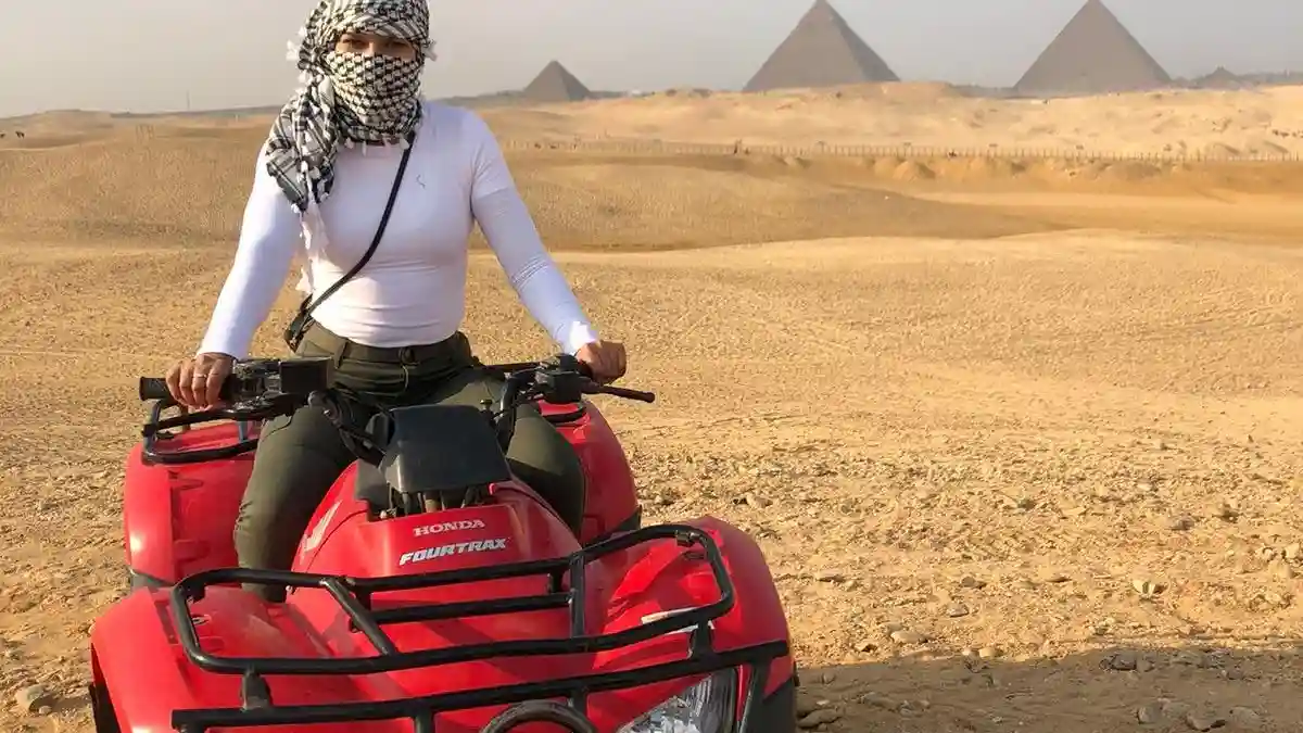 Avventura in ATV intorno alle piramidi di Giza