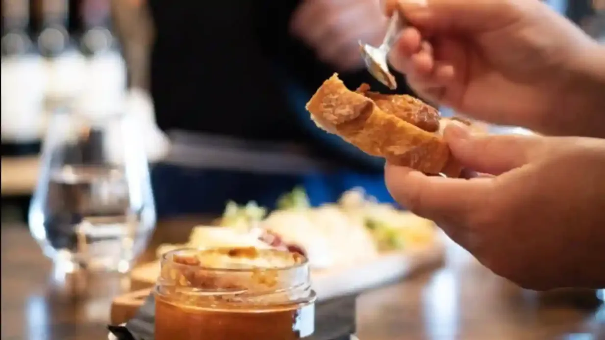 Tour gastronômico em Chartrons: O distrito vinícola de Bordeaux