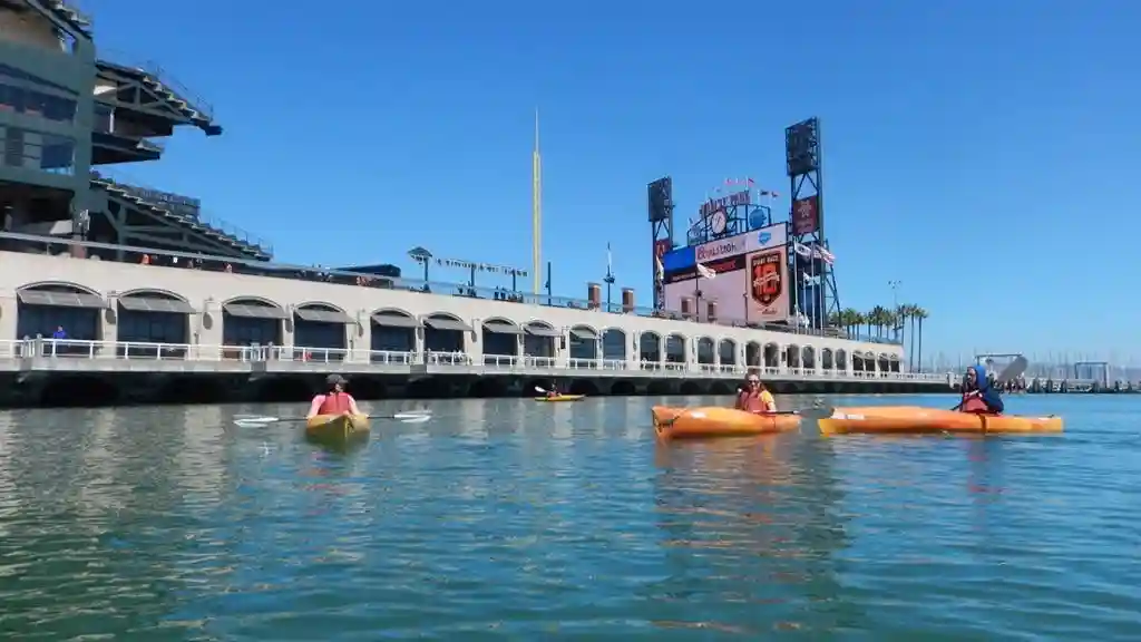 San Francisco: Alquiler de 1 hora de Kayak o Stand-up Paddleboard