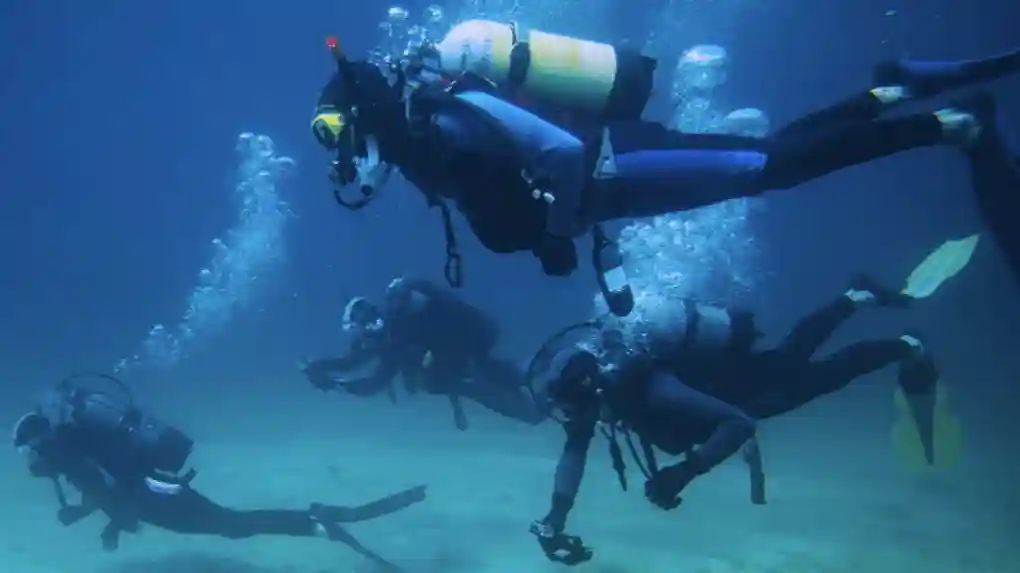 Dubai: Scuba Diving Experience