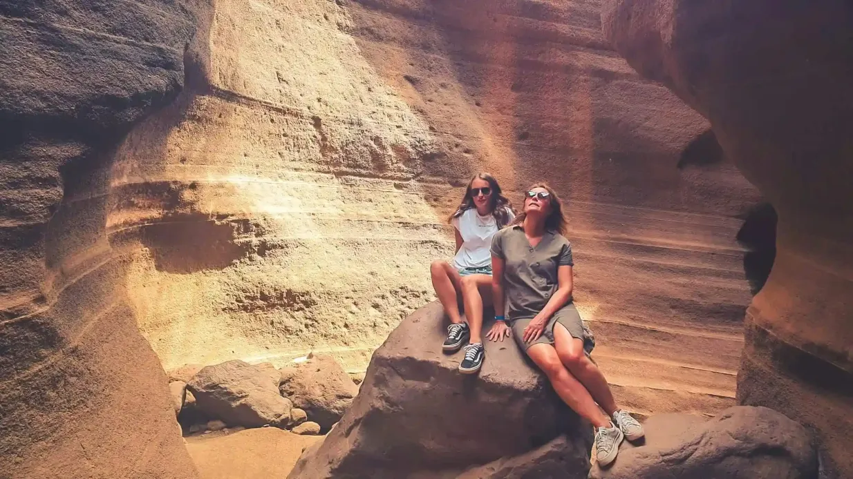 Gran Canaria: Excursión Guiada al Cañón Rojo + Traslados + Degustación de Productos Locales Operado por CLIMBO TOURS SL