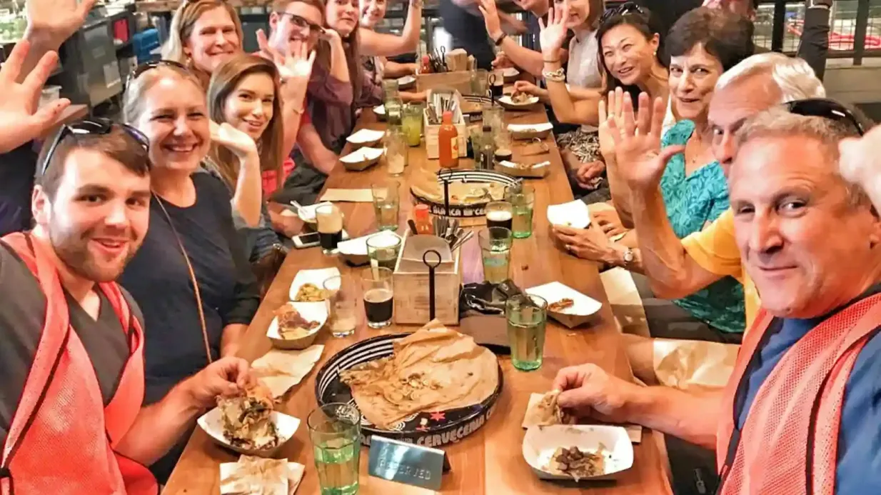 Chicago: Guided Food Tasting + Bike Tour Provided by Bobby's Bike Hike Chicago
