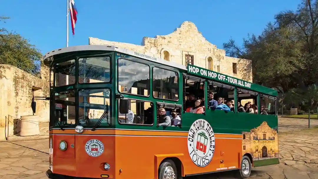 San Antonio Old Town Trolley: Hop-on Hop-off Organizado por Historic Tours of America, Inc