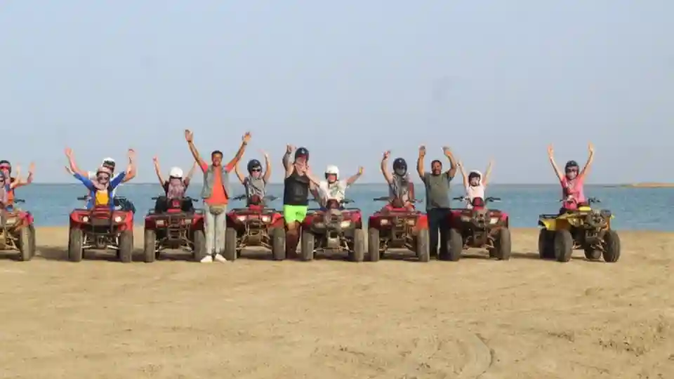 Safari en quad por el desierto de Marsa Alam con snorkel y paseo en camello Operado por marsa waves