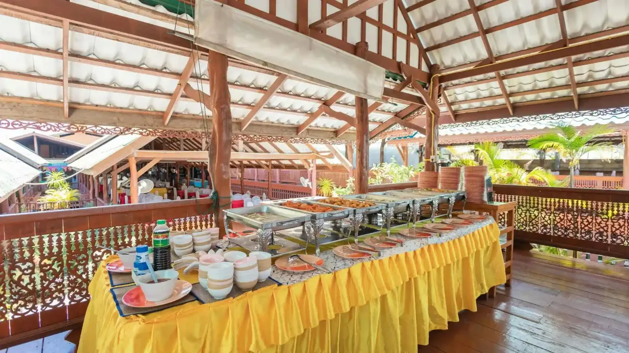 James Bond Island, Ko Panyi e Khai Island: Tour in motoscafo da Khao Lak + pranzo Fornito da C N DO CO., LTD.