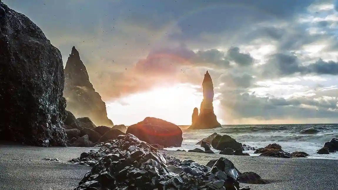 Sagas da Costa Sul: Praia de areia preta, cachoeiras e geleira