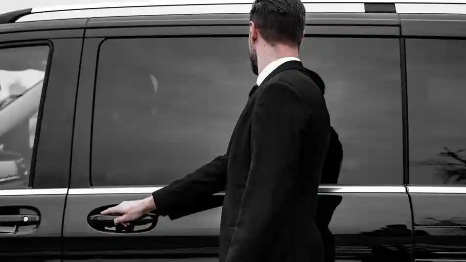 Venecia: Taxi acuático privado desde/hacia la estación de tren de Santa Lucia y tu hotel