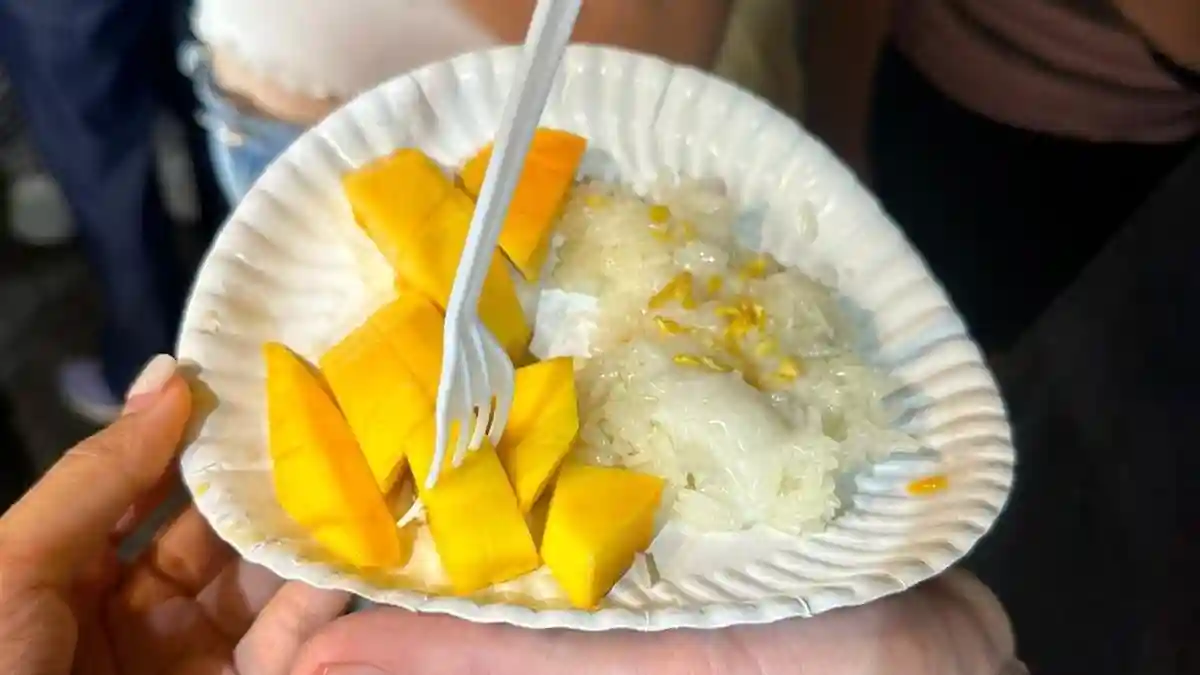 Bangkok: Visita guiada a pé sobre comida + degustações