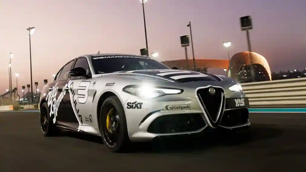 Circuito Yas Marina: Experiência de condução ou de passageiros com a Alfa Romeo