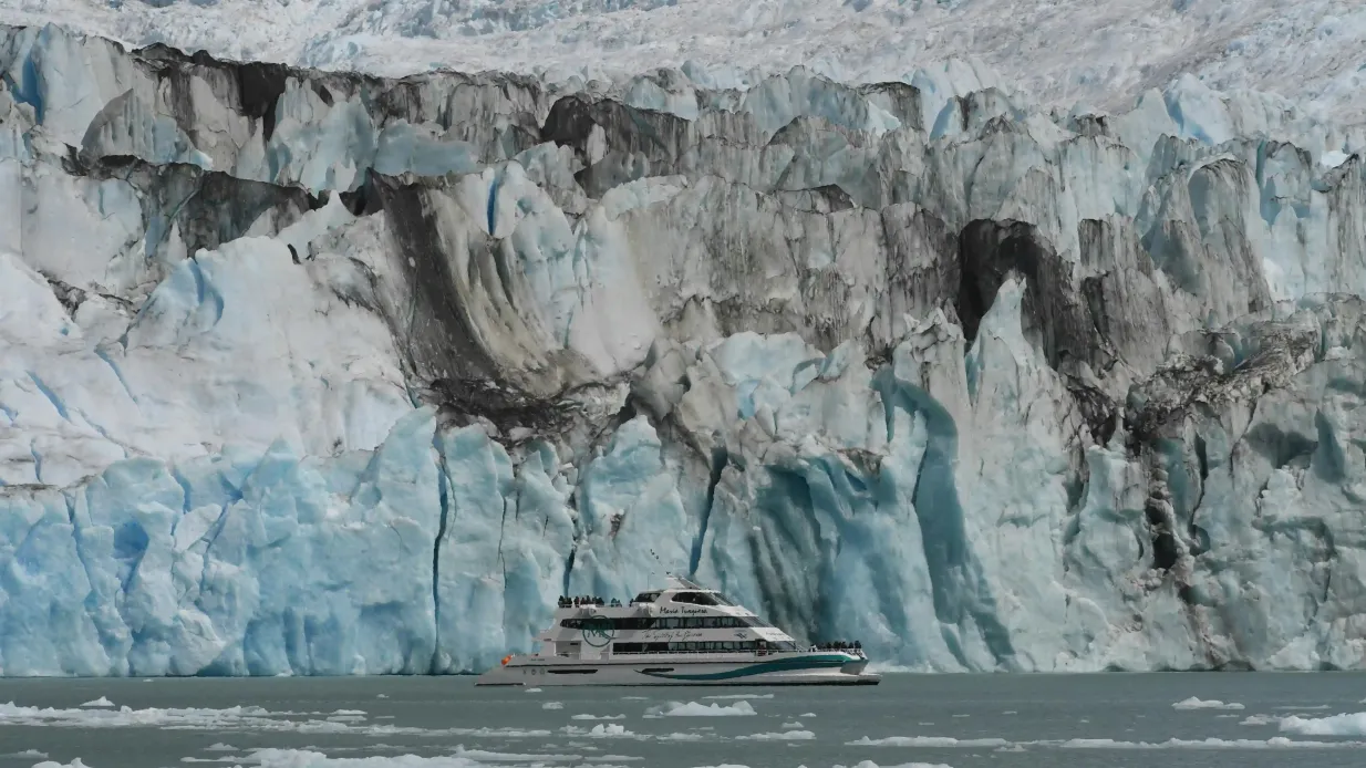 Patagonia: Glacier Cruise + Roundtrip Transfer from El Calafate Provided by Patagonia Dreams