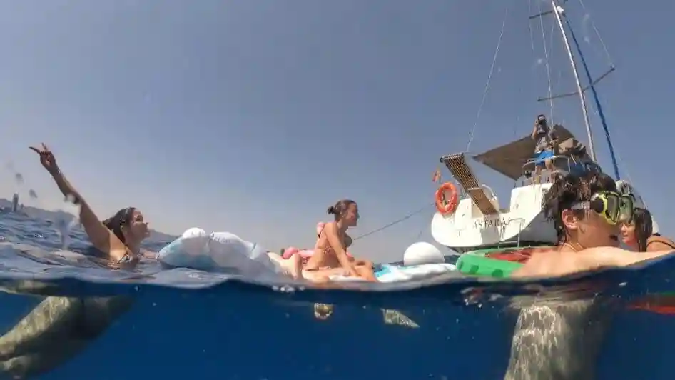 Barcelone : Voile + Plongée en apnée + Boissons
