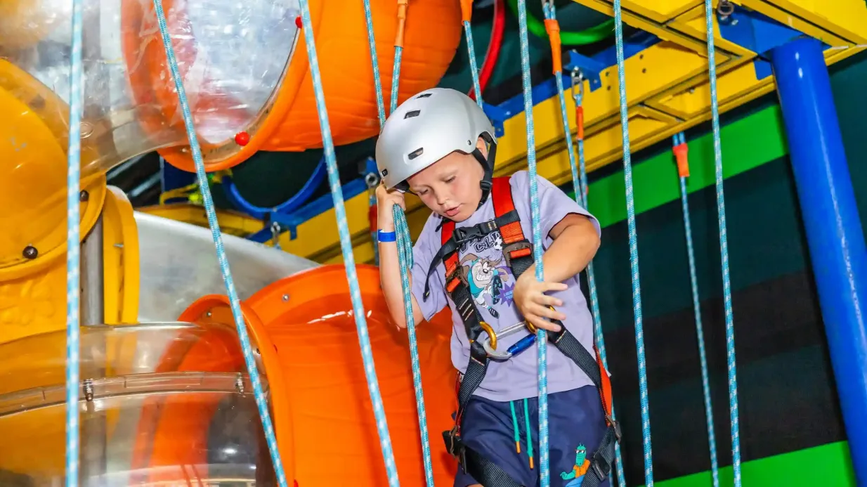Froggy's Fun Park: Trampolino, parco giochi e parco avventura Accesso di un giorno Fornito da Froggy (Thailand) Co., LTD