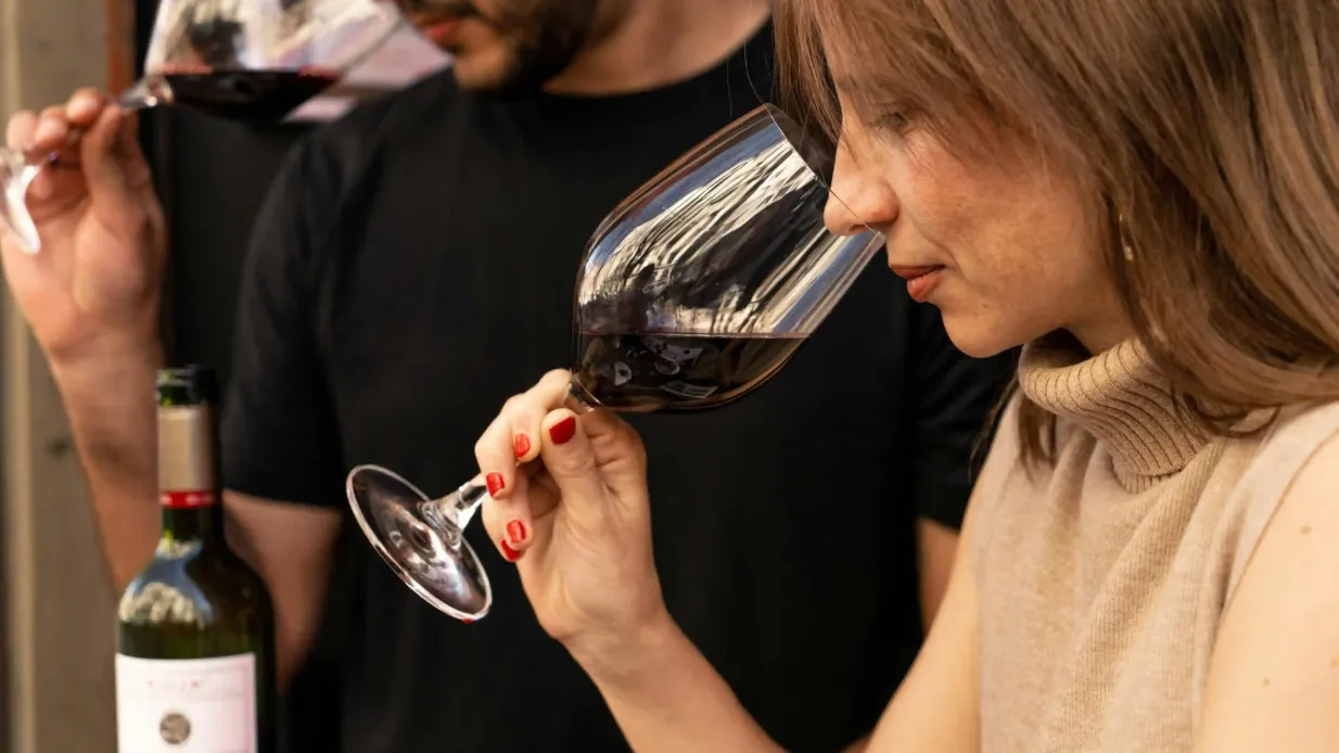 Barcellona: Tour enogastronomico guidato per piccoli gruppi