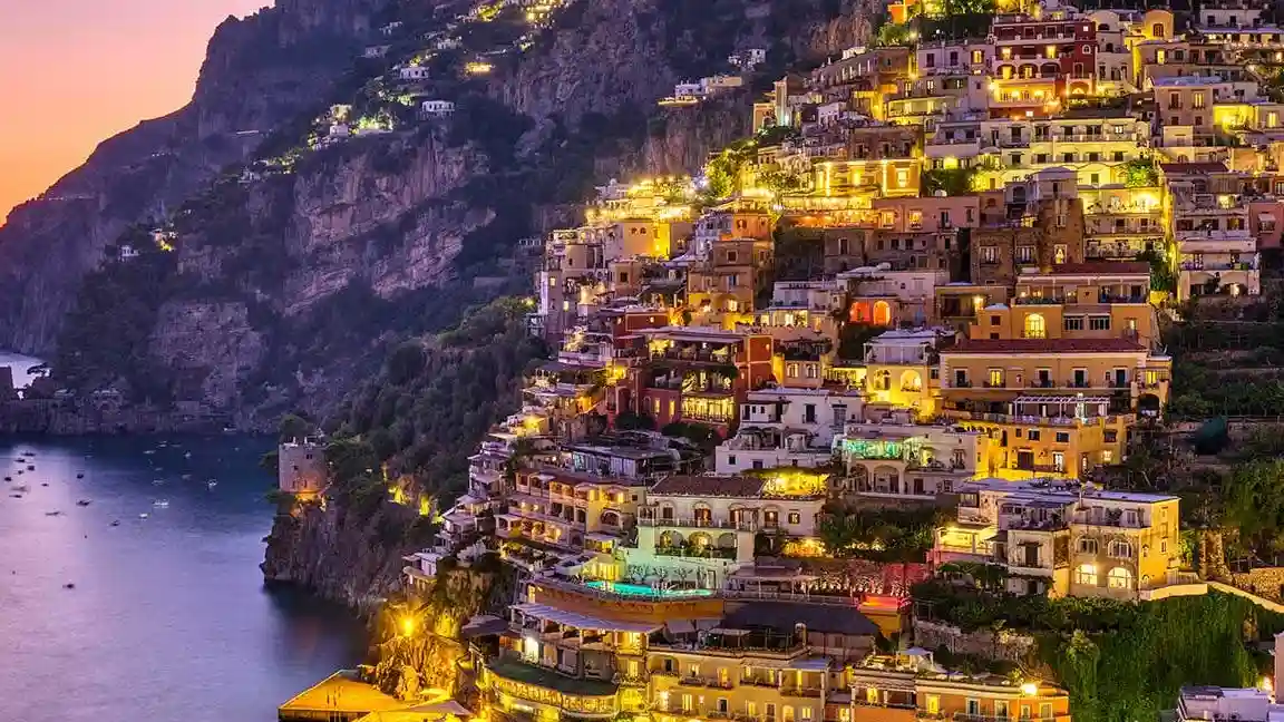 Positano: ida y vuelta desde Nápoles Operado por Beducci travel bus srl