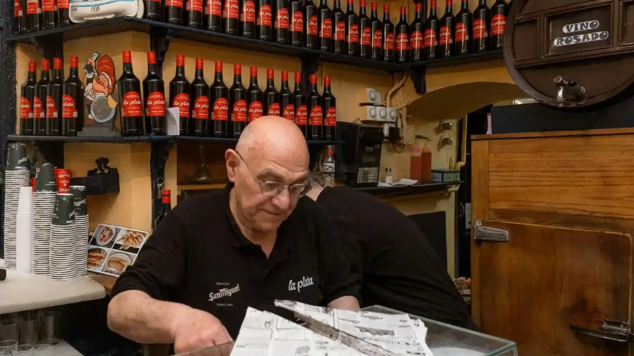 Barcellona: Tour guidato delle tapas con bevande nel Quartiere Gotico e a El Born