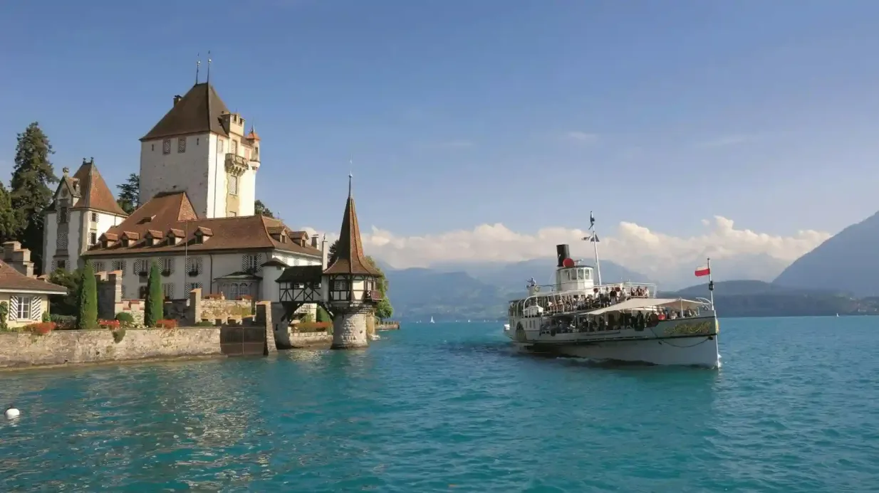 Interlaken et le Train Vert des Alpes suisses : Excursion d'une journée depuis Milan