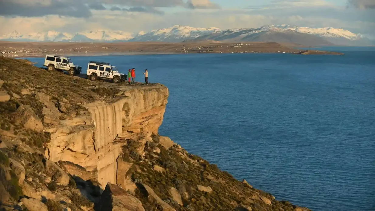 El Calafate: 4x4 Half-Day Guided Tour + Roundtrip Transfer Provided by Patagonia Dreams
