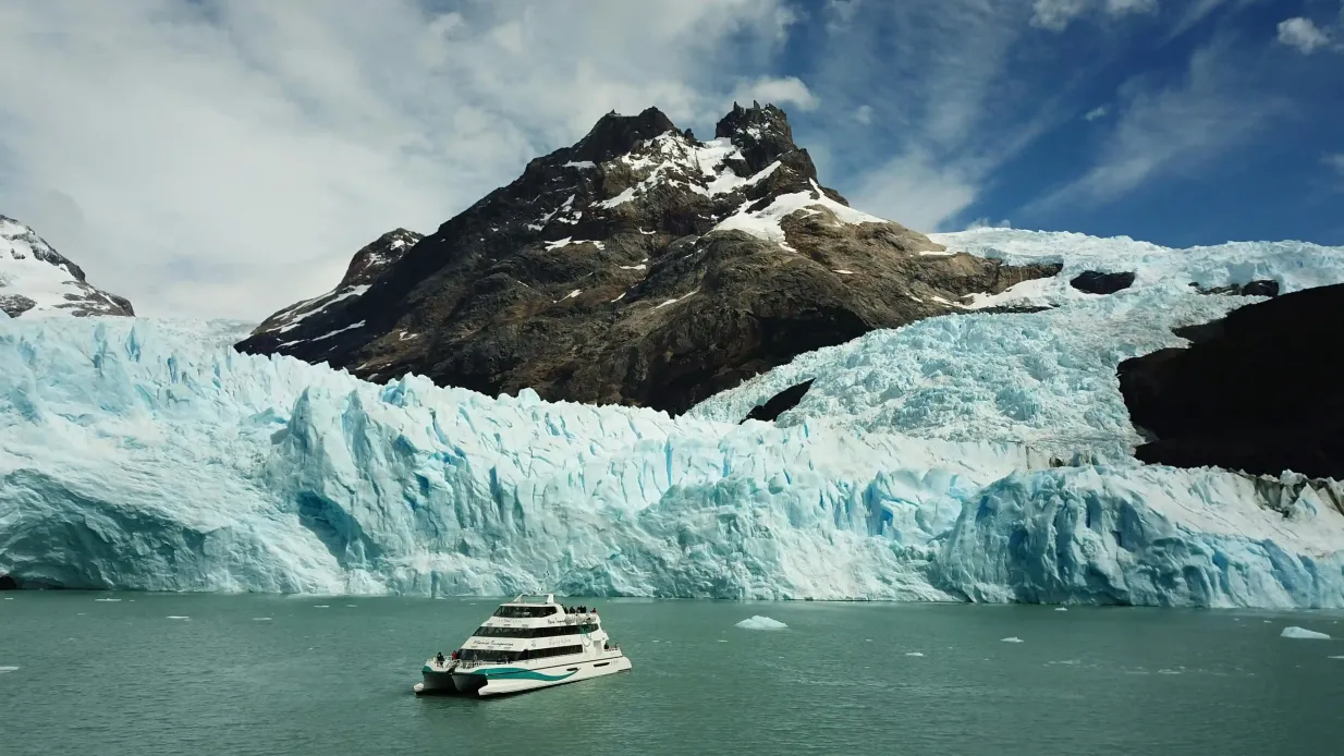 Perito Moreno Glacier: Cruise + Roundtrip Transfer from El Calafate Provided by Patagonia Dreams