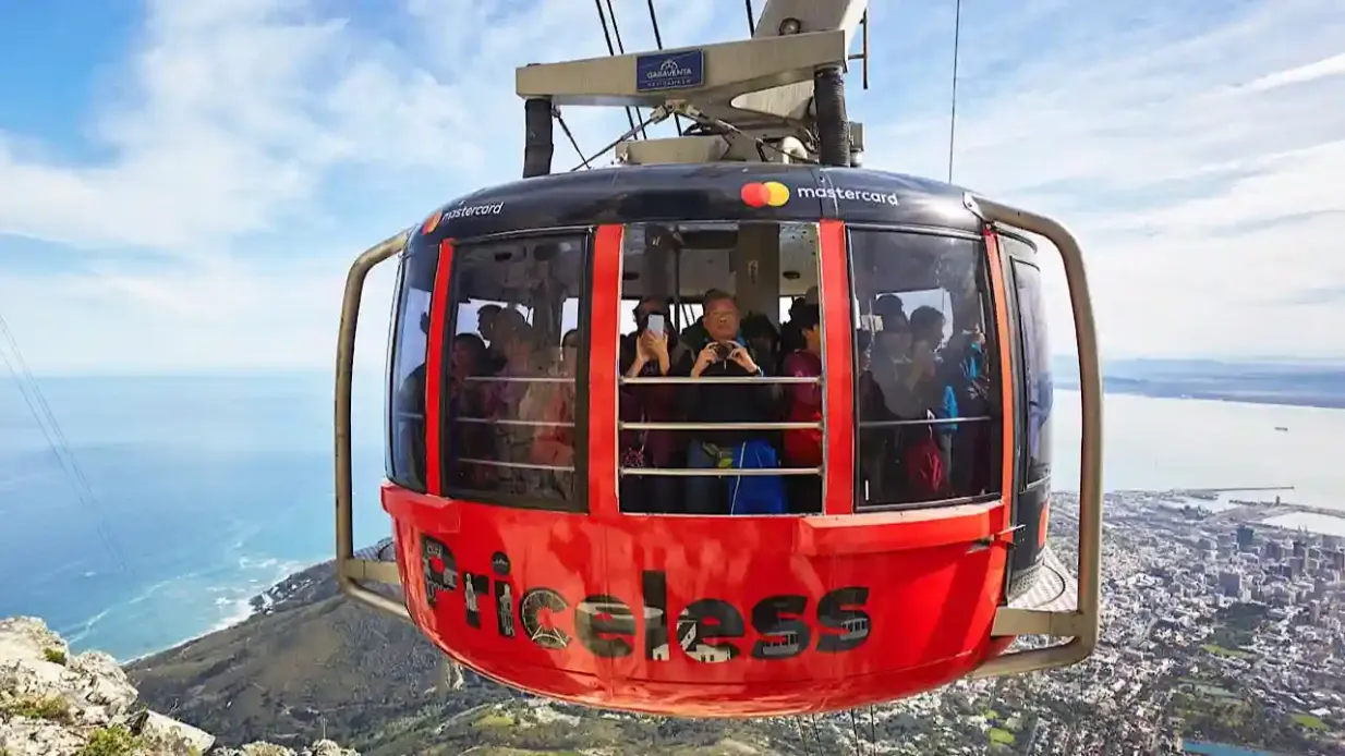 Ciudad del Cabo y Montaña de la Mesa: Visita guiada + Traslado de ida y vuelta Operado por Simba Beyond Africa Safaris (Pty)Ltd