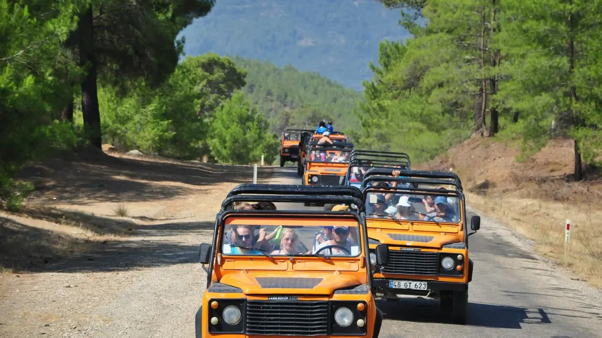 Montanhas Taurus e Yumaklar: Aventura de safári em jipe saindo de Antalya Organizado por Tourmania