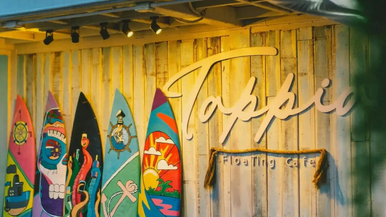 Tappia Floating Cafe Pattaya: Drink + Squid Fishing + Transfers Provided by My Holiday Centre
