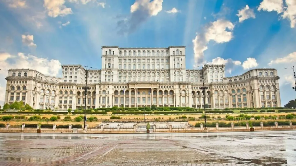 Palacio del Parlamento de Bucarest: Visita guiada en español Operado por Transylvanian Wonders