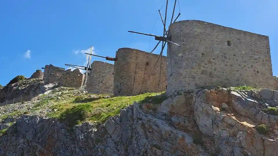 Palace of Knossos and Zeus Cave: Private Tour Provided by Tours in Heraklion